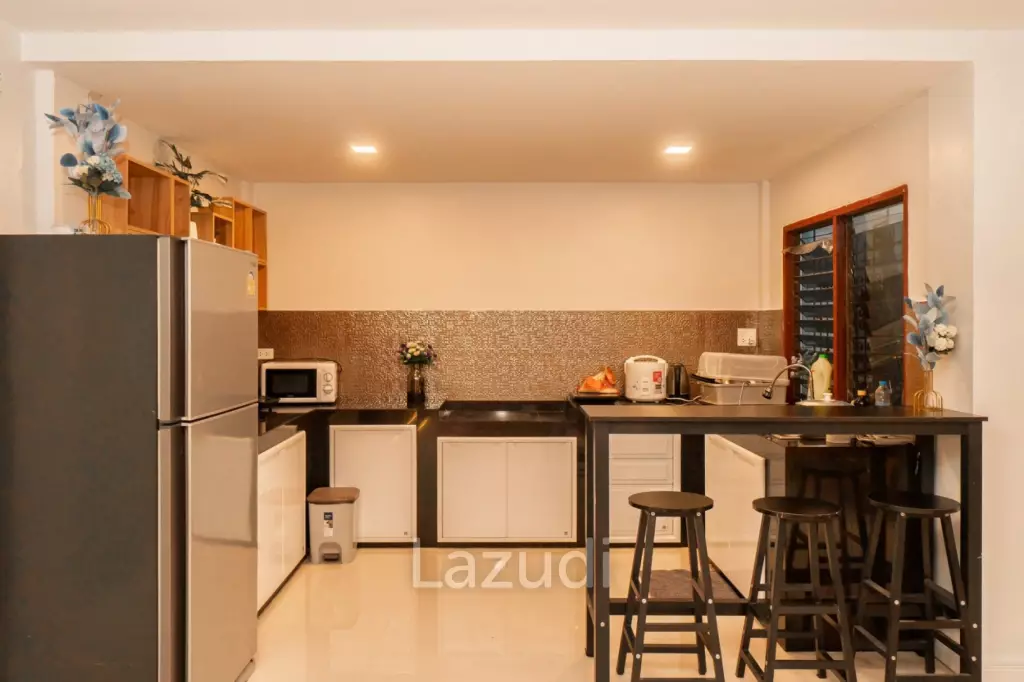5 Bed 5 Bath 400 SQ.M Townhouse in Thonglor 25