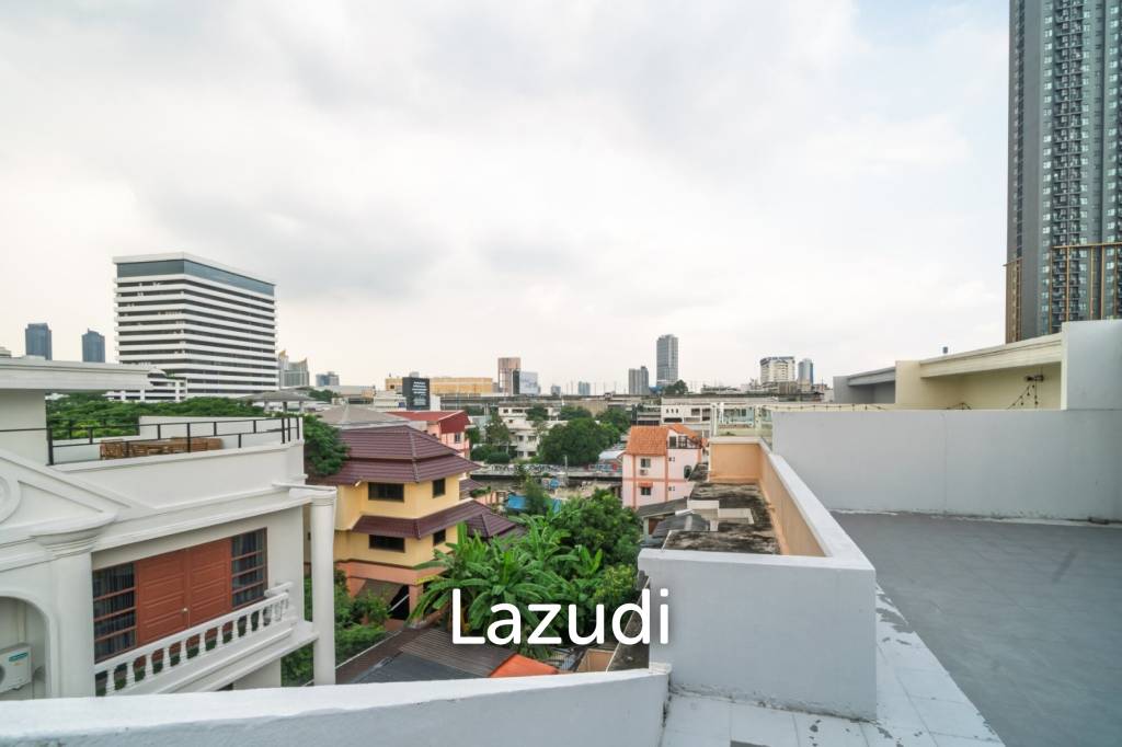 5 Bed 5 Bath 400 SQ.M Townhouse in Thonglor 25