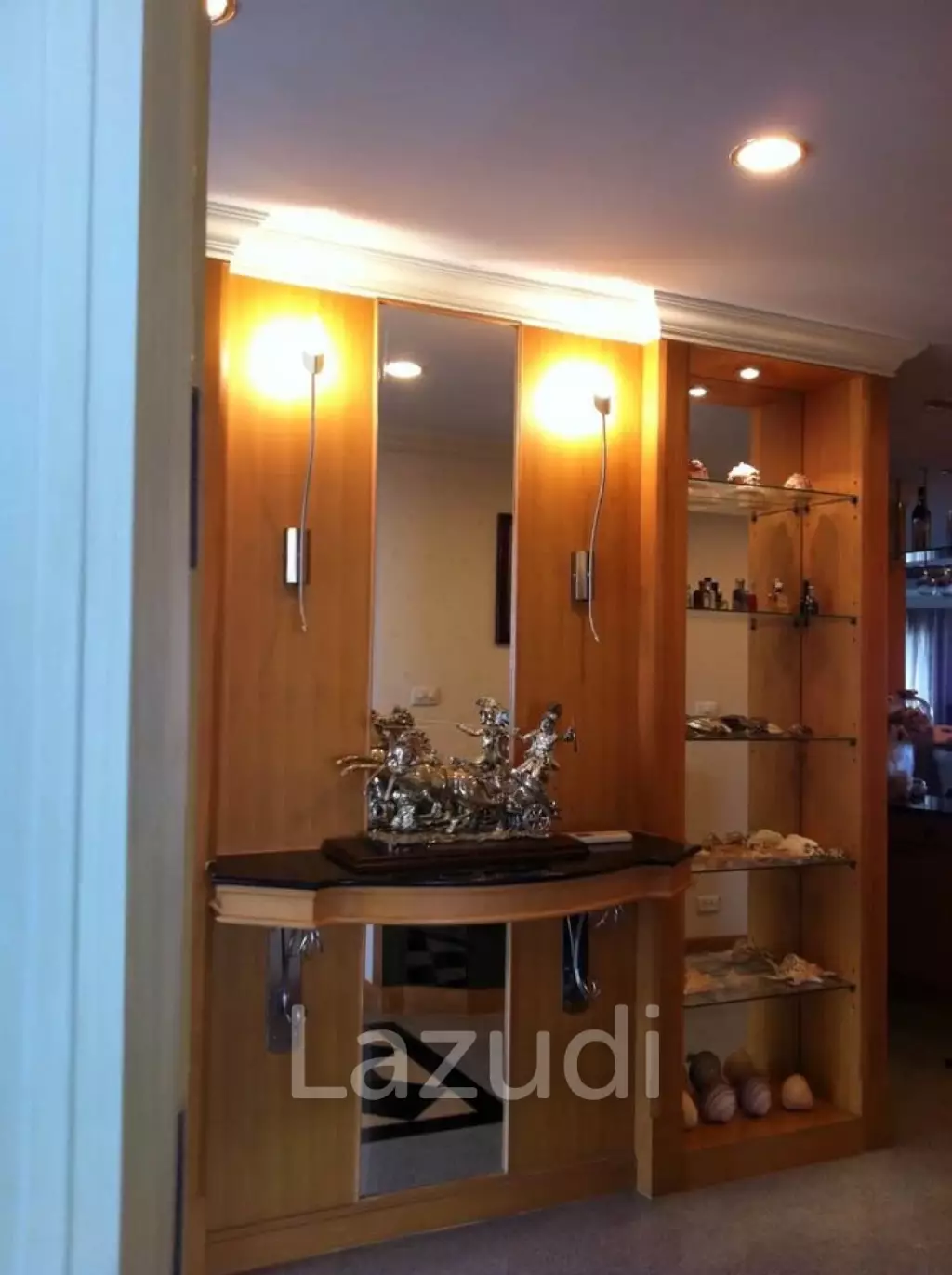 Cha-am: 140 SQM Beachfront Condotel Cliff and Beach
