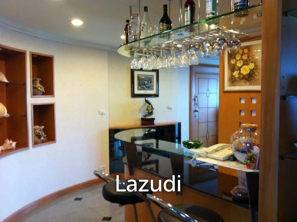 Cha-am: 140 SQM Beachfront Condotel Cliff and Beach