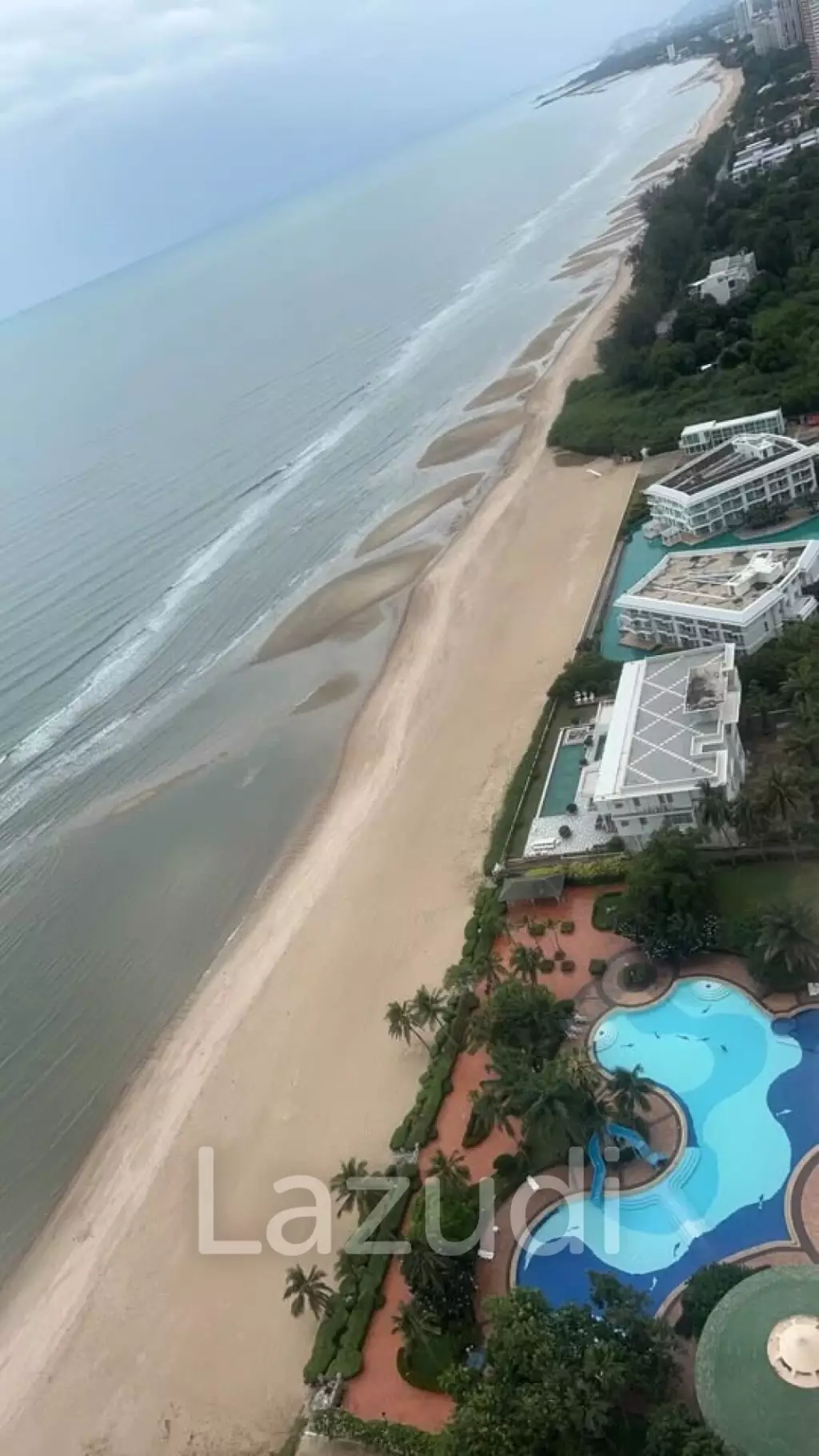 Cha-am: 140 SQM Beachfront Condotel Cliff and Beach