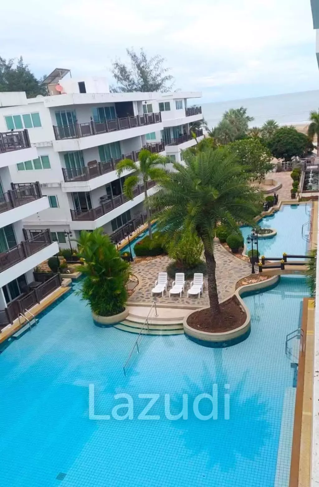 The Beach Palace: FOR RENT, Top Floor with Balcony