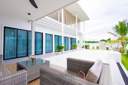 3 Bed 4 Bath 374.15 SQ.M LA LUCA City Villa Hua Hin 3 Bed 4 Bath 374.15 SQ.M LA LUCA City Villa Hua Hin