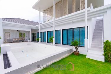 3 Bed 4 Bath 374.15 SQ.M LA LUCA City Villa Hua Hin 3 Bed 4 Bath 374.15 SQ.M LA LUCA City Villa Hua Hin