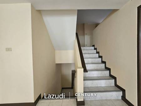 BAAN SUKSAMRAAN :  3 Storey townhouse near town and beach BAAN SUKSAMRAAN :  3 Storey townhouse near town and beach