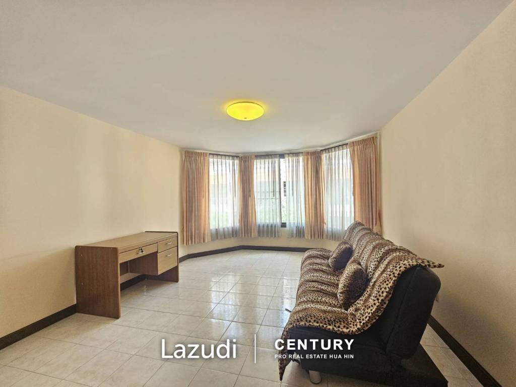 BAAN SUKSAMRAAN :  3 Storey townhouse near town and beach BAAN SUKSAMRAAN :  3 Storey townhouse near town and beach