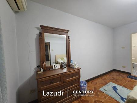 BAAN SUKSAMRAAN :  3 Storey townhouse near town and beach BAAN SUKSAMRAAN :  3 Storey townhouse near town and beach