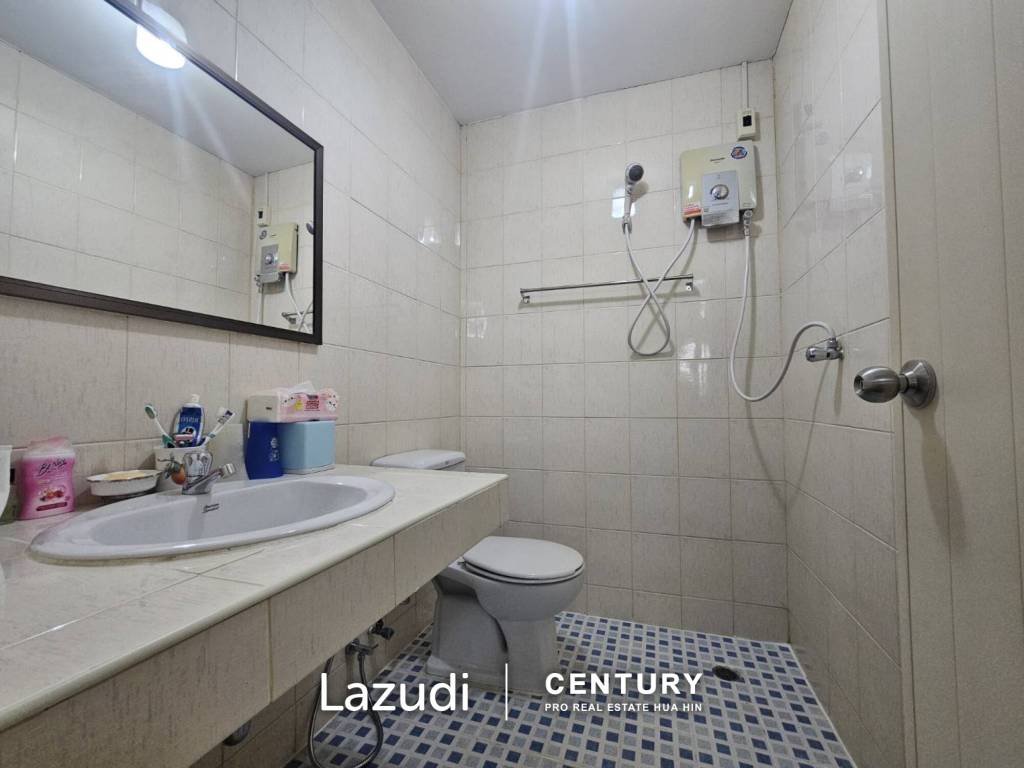 BAAN SUKSAMRAAN :  3 Storey townhouse near town and beach BAAN SUKSAMRAAN :  3 Storey townhouse near town and beach