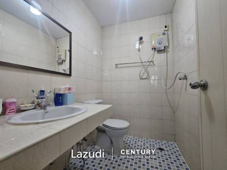 BAAN SUKSAMRAAN :  3 Storey townhouse near town and beach BAAN SUKSAMRAAN :  3 Storey townhouse near town and beach