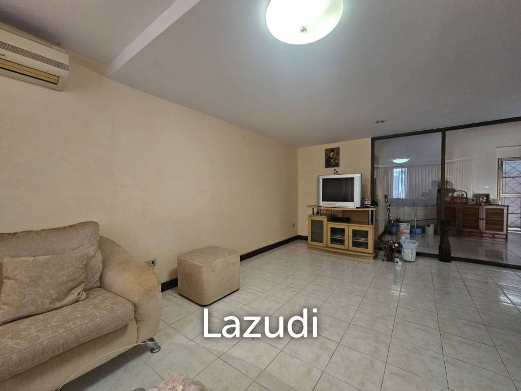 350 Kvm 4 Seng 4 Bad Rekkehus for Salg