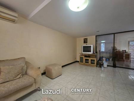 BAAN SUKSAMRAAN :  3 Storey townhouse near town and beach BAAN SUKSAMRAAN :  3 Storey townhouse near town and beach