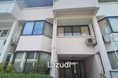 BAAN SUKSAMRAAN :  3 Storey townhouse near town and beach