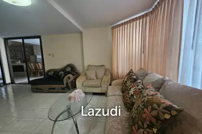 BAAN SUKSAMRAAN :  3 Storey townhouse near town and beach