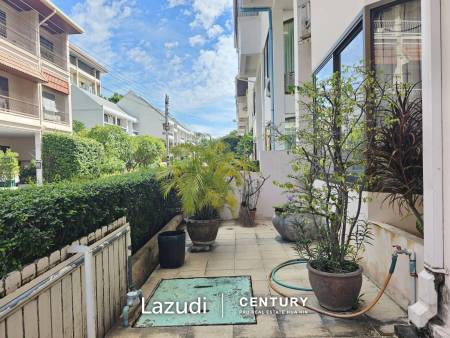 BAAN SUKSAMRAAN :  3 Storey townhouse near town and beach BAAN SUKSAMRAAN :  3 Storey townhouse near town and beach
