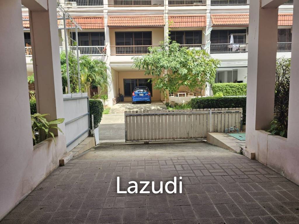 350 Kvm 4 Seng 4 Bad Rekkehus for Salg