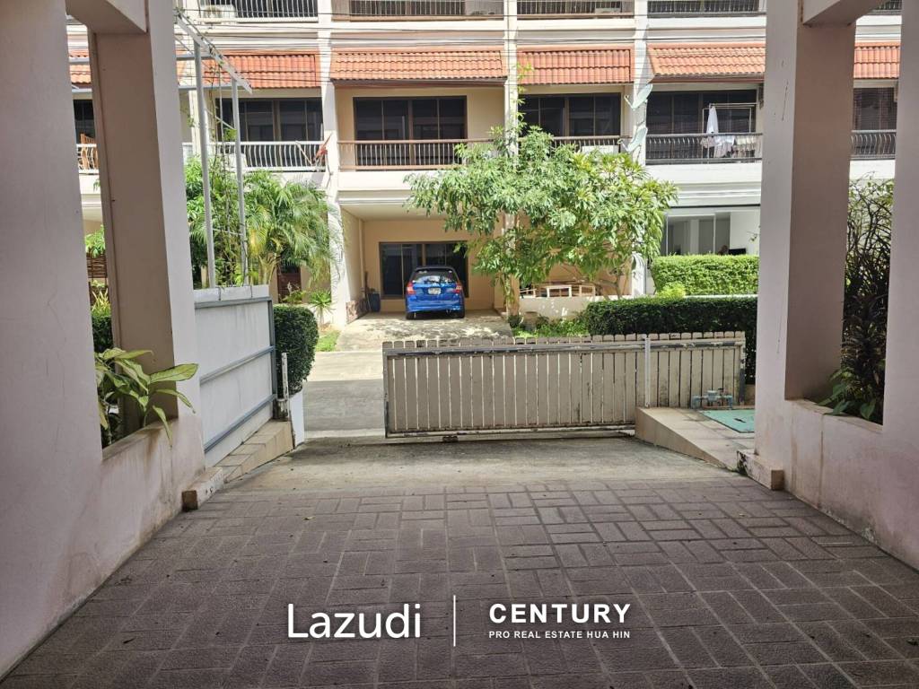 BAAN SUKSAMRAAN :  3 Storey townhouse near town and beach BAAN SUKSAMRAAN :  3 Storey townhouse near town and beach