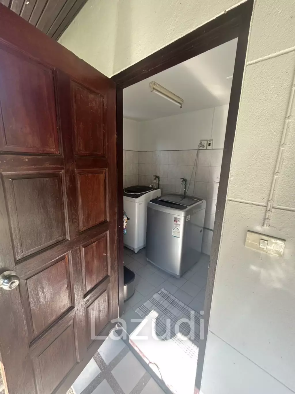 ขายบ้านพร้อมที่ดิน 2 ไร่ใกล้มหาวิทยาลัยและสนามบินในต.บ้านดู่