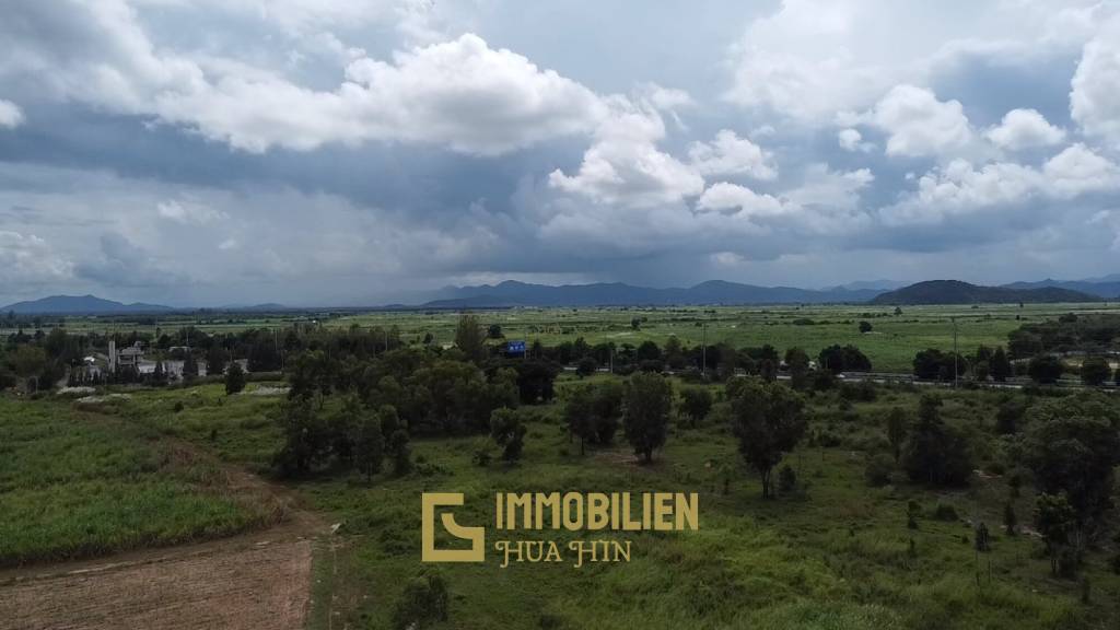 Erstklassiges 32.000 qm Grundstück im malerischen Hua Hin