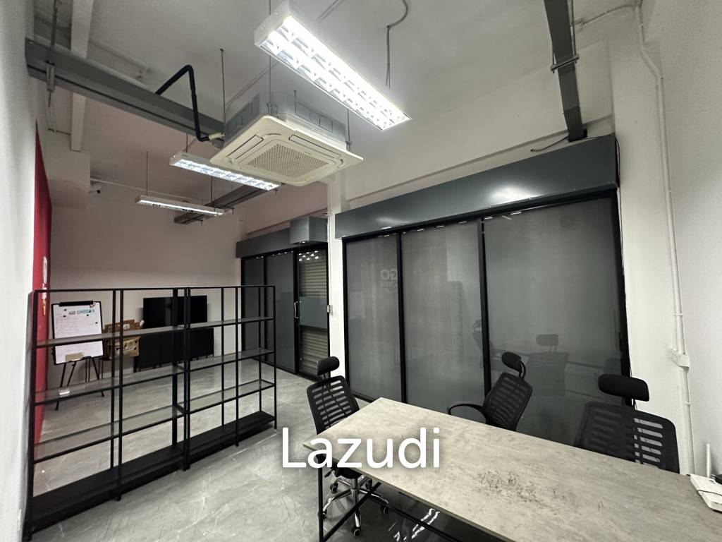 Retail Space with Industrial Features in Bang Rak
