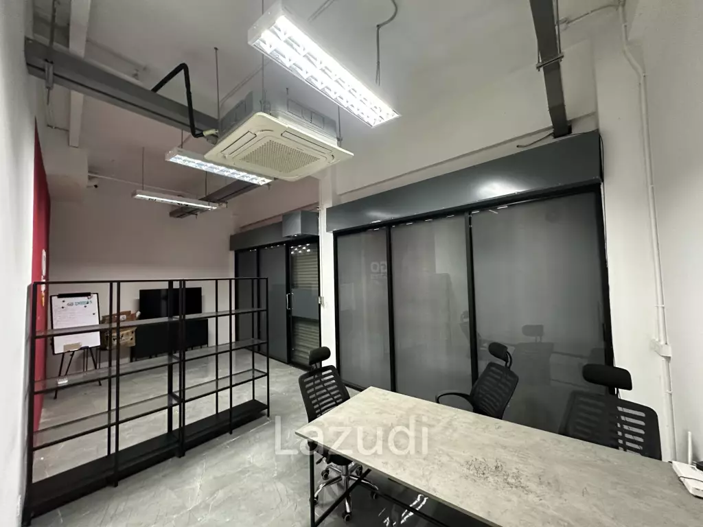 Retail Space with Industrial Features in Bang Rak