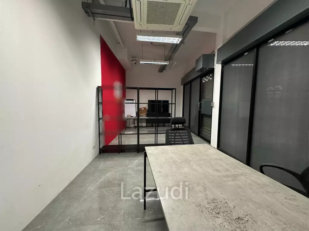 Retail Space with Industrial Features in Bang Rak