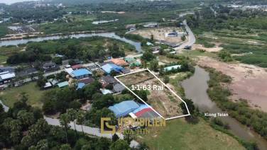 Gute Lage / Großes Grundstück / in Flussnähe