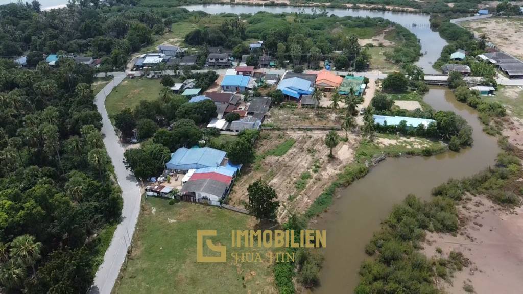 Gute Lage / Großes Grundstück / in Flussnähe