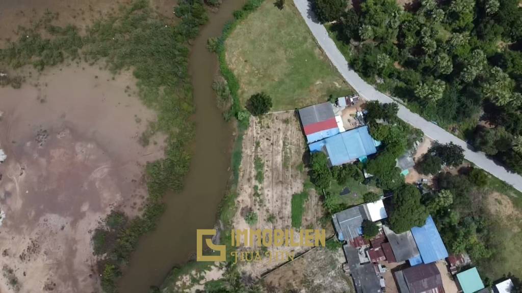 Gute Lage / Großes Grundstück / in Flussnähe