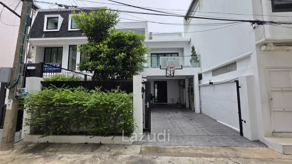 3 Bed 3 Bath 42 SQ.W. 168 SQ.M Townhouse For Sale in Pridi Banomyong 41