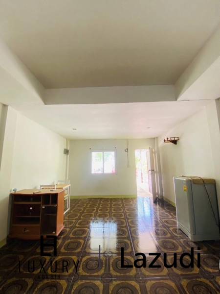 Prime Investment Opportunity: 8-Unit Townhouse Building Close to Cha-Am Hospital