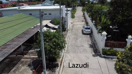 Prime Investment Opportunity: 8-Unit Townhouse Building Close to Cha-Am Hospital