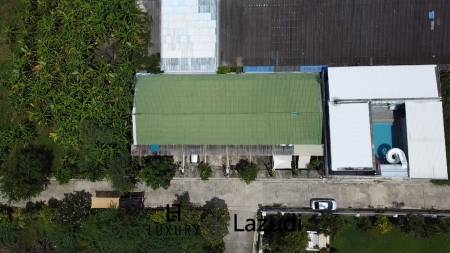 Prime Investment Opportunity: 8-Unit Townhouse Building Close to Cha-Am Hospital