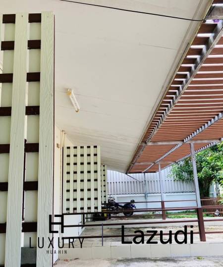 Prime Investment Opportunity: 8-Unit Townhouse Building Close to Cha-Am Hospital