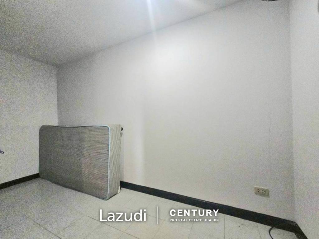 BAAN SUKSAMRAN : 3 Storey townhouse near town and Beach BAAN SUKSAMRAN : 3 Storey townhouse near town and Beach