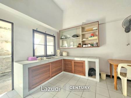 BAAN SUKSAMRAN : 3 Storey townhouse near town and Beach BAAN SUKSAMRAN : 3 Storey townhouse near town and Beach