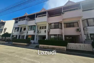 BAAN SUKSAMRAN : 3 Storey townhouse near town and Beach