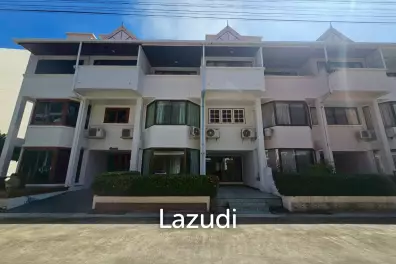 BAAN SUKSAMRAN : 3 Storey townhouse near town and Beach