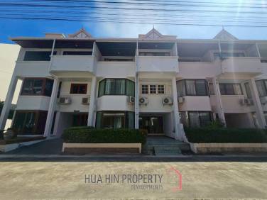 BAAN SUKSAMRAN : 3 Storey townhouse near town and Beach BAAN SUKSAMRAN : 3 Storey townhouse near town and Beach