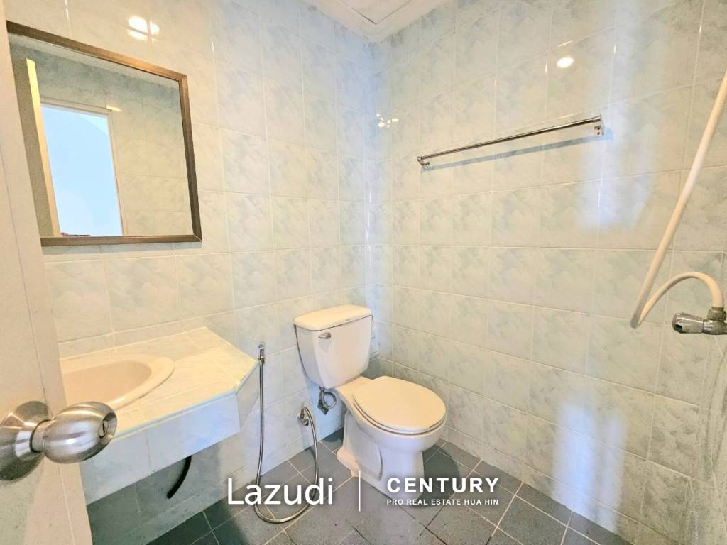 BAAN SUKSAMRAN : 3 Storey townhouse near town and Beach BAAN SUKSAMRAN : 3 Storey townhouse near town and Beach