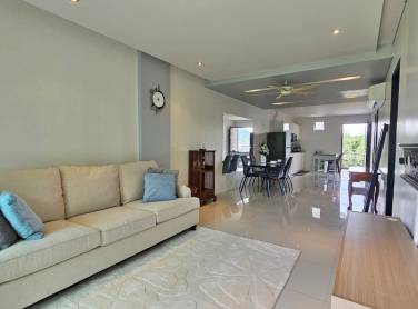 Spacious Foreign Freehold 2-Bedroom Condo for Sale with Golf Course View in Kathu Spacious Foreign Freehold 2-Bedroom Condo for Sale with Golf Course View in Kathu