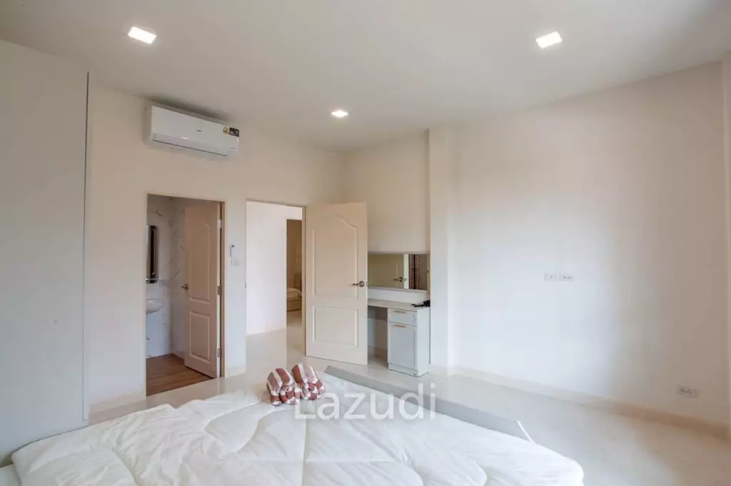 125 sqm pool villa in Pran Buri Baan Rak Phase 4