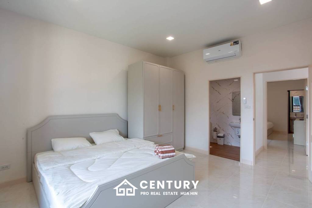 320 ตร.ม 3 เตียง 4 อาบน้ำ วิลล่า For ขาย