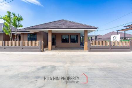 125 sqm pool villa in Pran Buri Baan Rak Phase 4