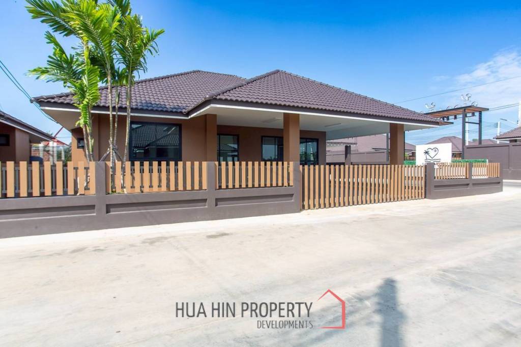 125 sqm pool villa in Pran Buri Baan Rak Phase 4