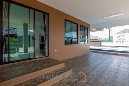 125 sqm pool villa in Pran Buri Baan Rak Phase 4