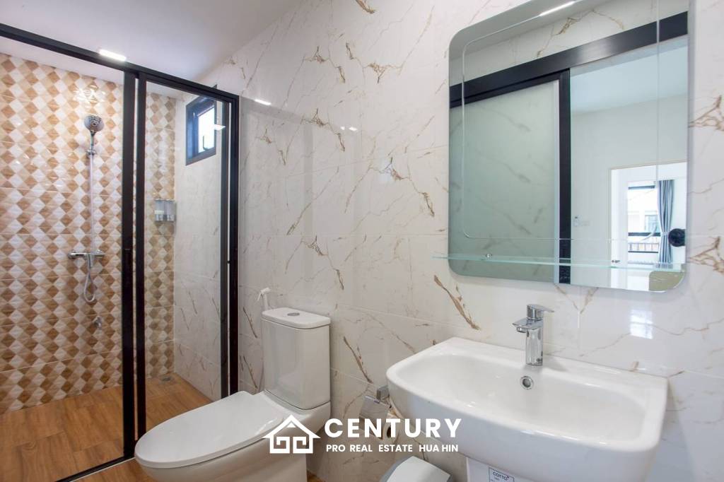 320 ตร.ม 3 เตียง 4 อาบน้ำ วิลล่า For ขาย