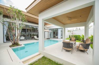 Brand New 5-Bedroom Pool Villa for Rent in Chalong