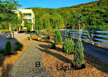 วิลล่าทันสมัยพร้อมสวนสวยที่อ่าวน้อย ประจวบคีรีขันธ์