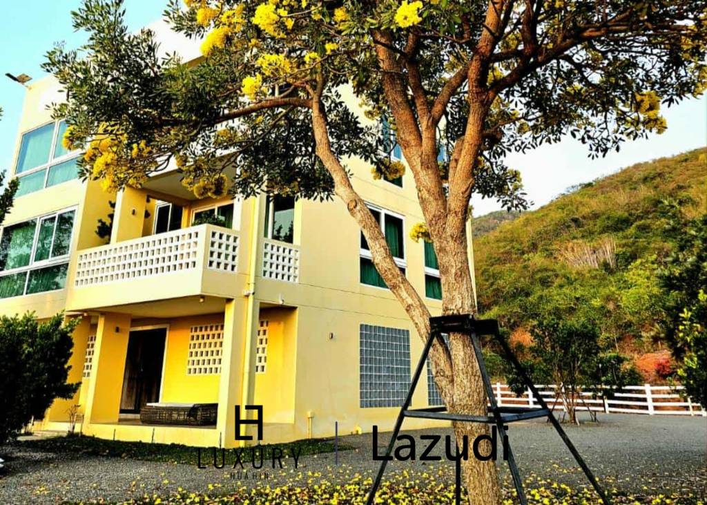 วิลล่าทันสมัยพร้อมสวนสวยที่อ่าวน้อย ประจวบคีรีขันธ์