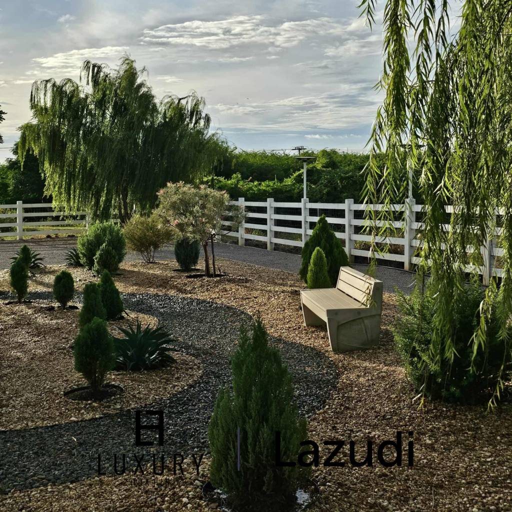 วิลล่าทันสมัยพร้อมสวนสวยที่อ่าวน้อย ประจวบคีรีขันธ์